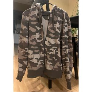 Amazon hoodie missing zipper